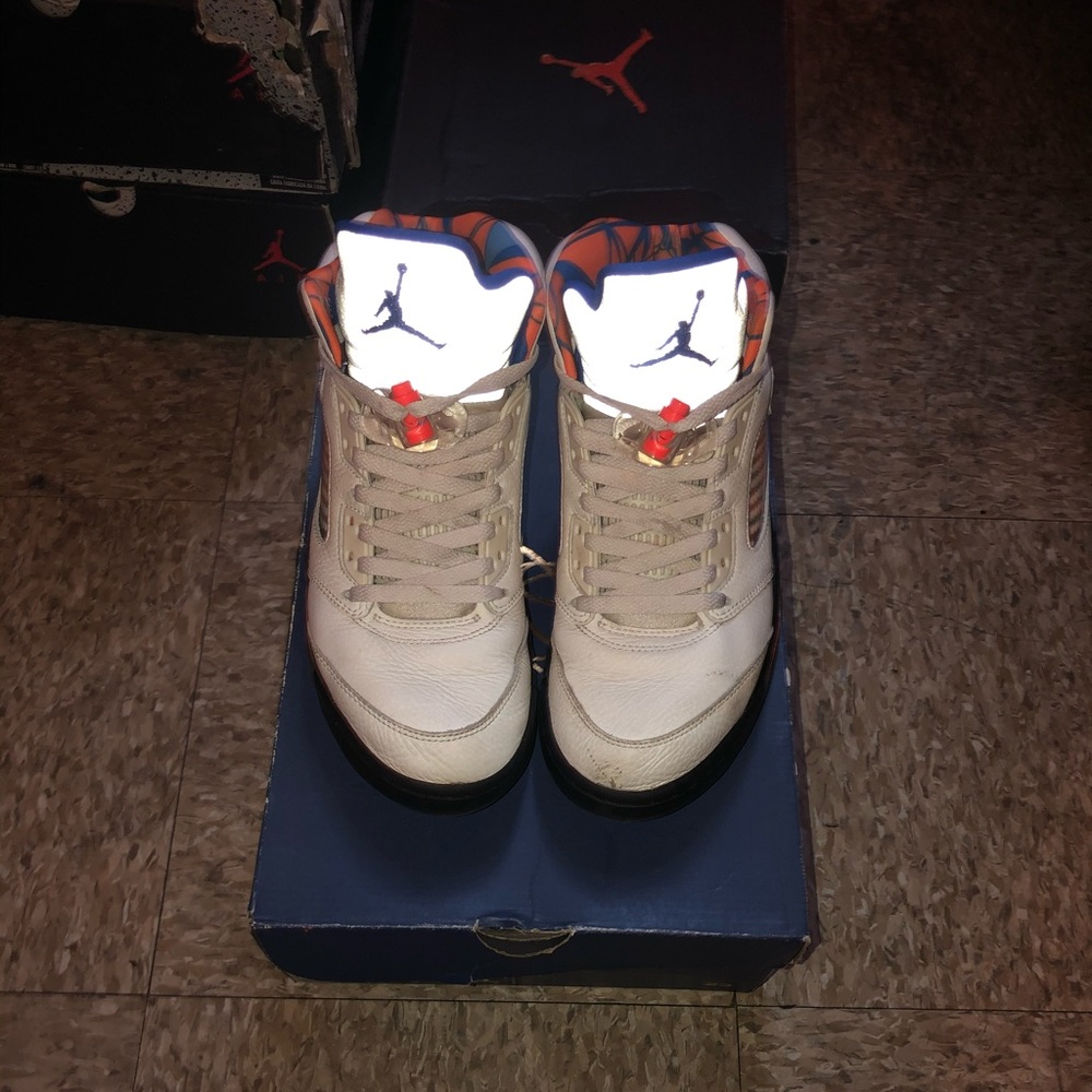 6 pairs of used Jordan’s